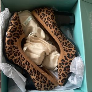 Pashion Animal print block heal pump